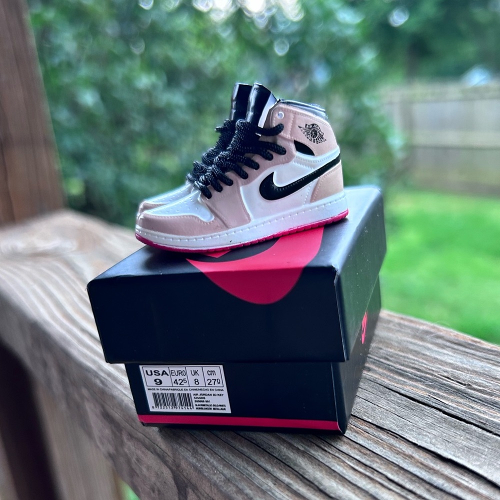 Nike Air Jordan 1 Mini Sneaker Keychain - Pink or tanish Black, White
